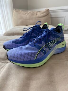 Puma Men’s Athletic Running Shoes in Blue with Neon Green Accents Size 10.5